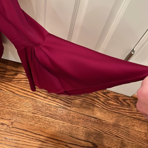 Beautiful Milly silk blend top in magenta. - Picture 3 of 9